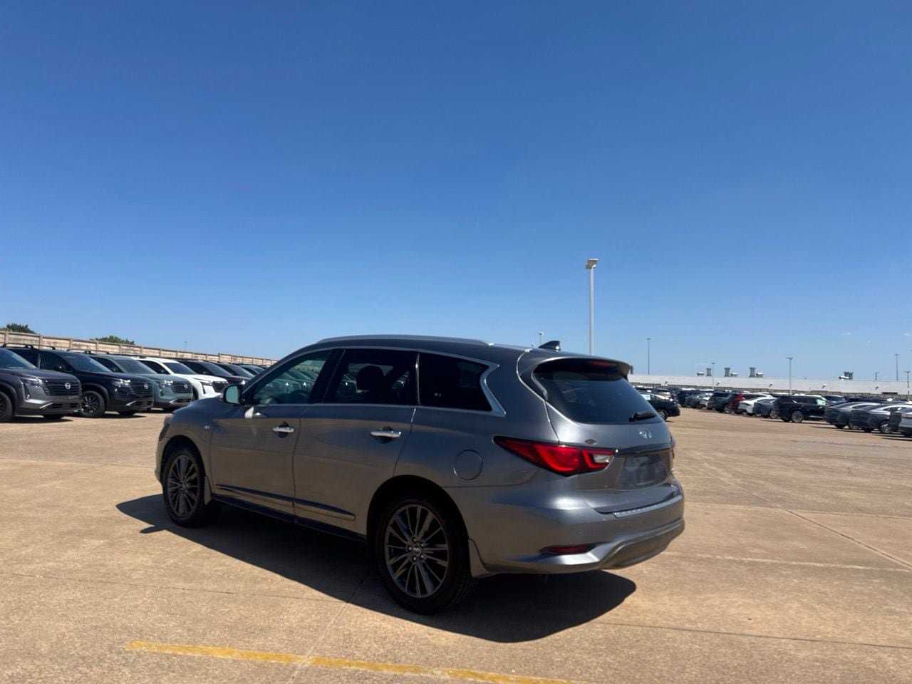 Used 2020 INFINITI QX60 Luxe w/ Edition 30 Essential Package FWD image 17