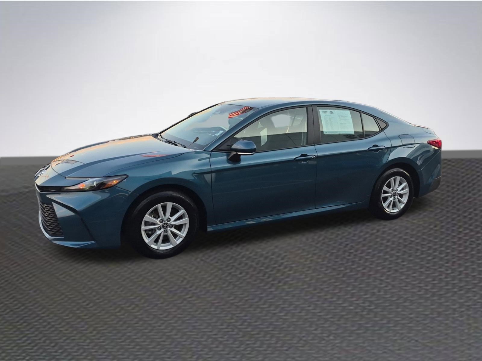 Used 2026 Toyota Camry LE image 2