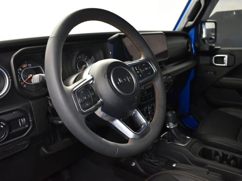 Used 2024 Jeep Wrangler Sahara w/ Technology Group image 12