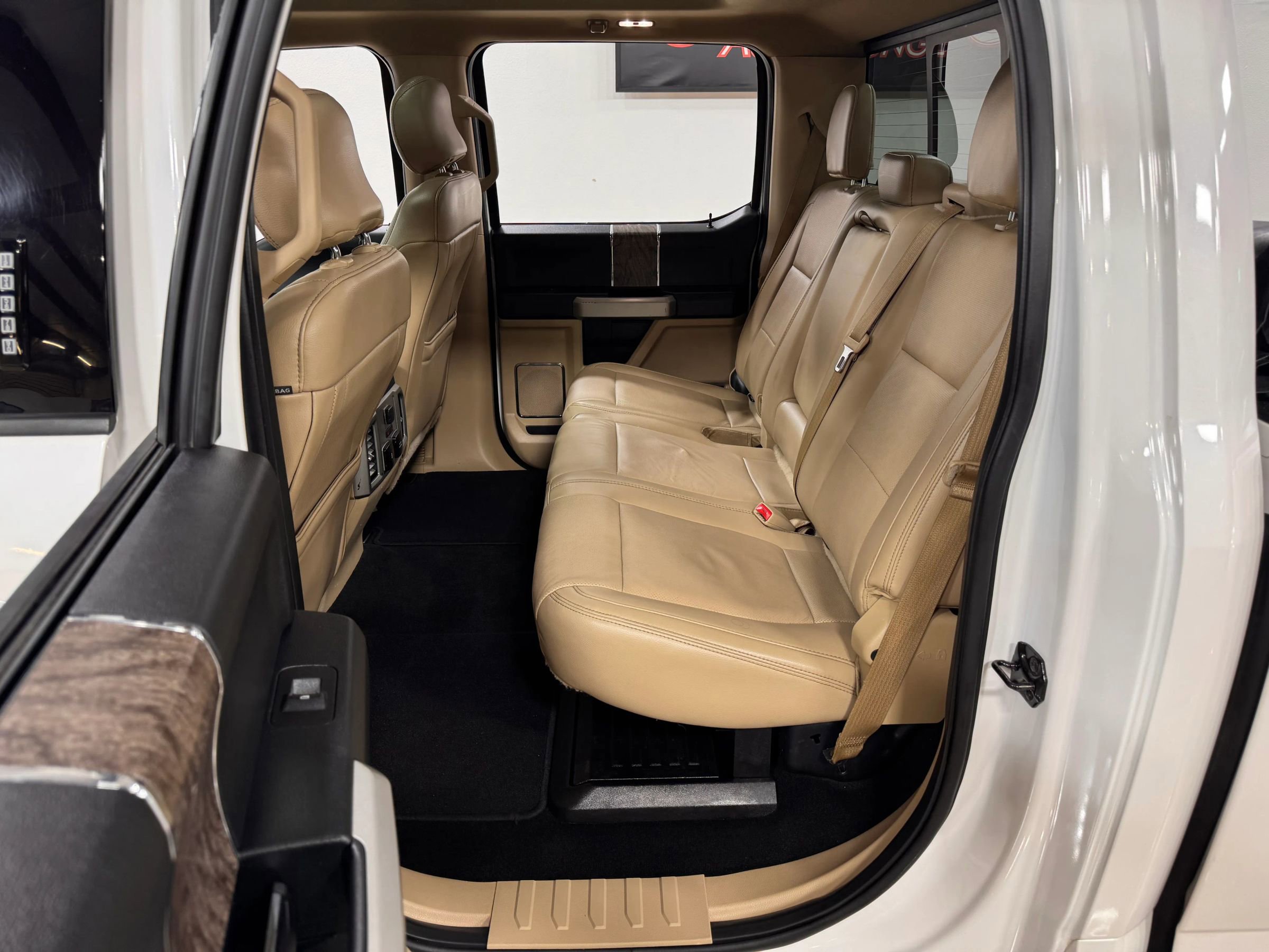 Used 2017 Ford F350 Lariat w/ Lariat Ultimate Package image 16