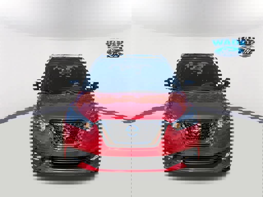 Used 2019 Nissan Kicks SR w/ SR Premium Package image 2