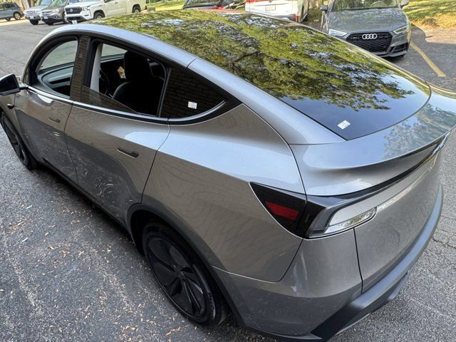 Used 2026 Tesla Model Y Long Range AWD/4WD image 25