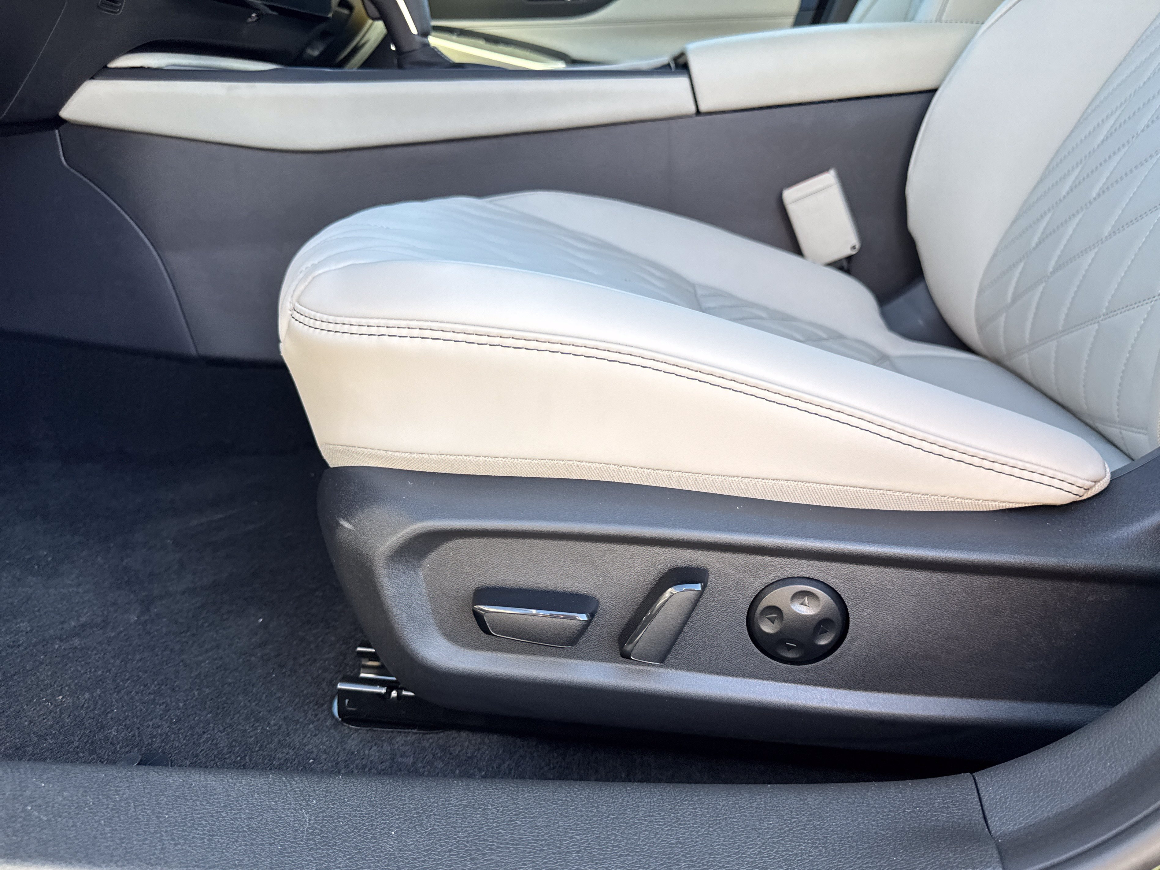 New 2026 Nissan Sentra SL w/ Floor Mat Package FWD image 13