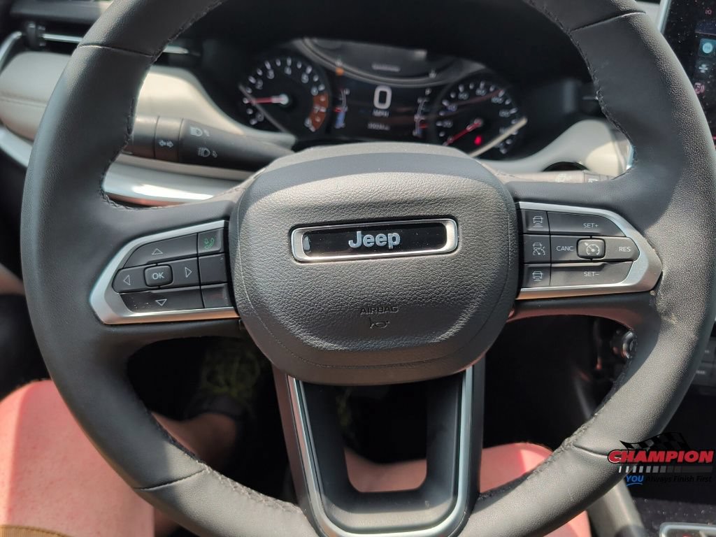 Used 2025 Jeep Compass Limited AWD/4WD image 22