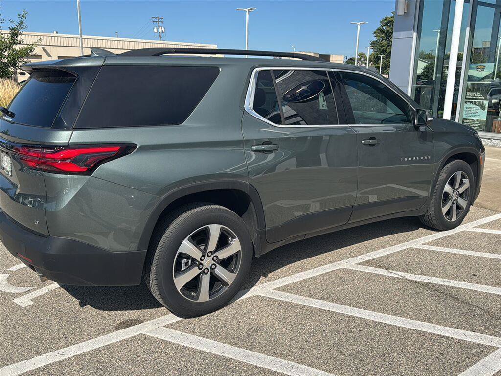 Used 2023 Chevrolet Traverse LT w/ LT Premium Package AWD/4WD image 18