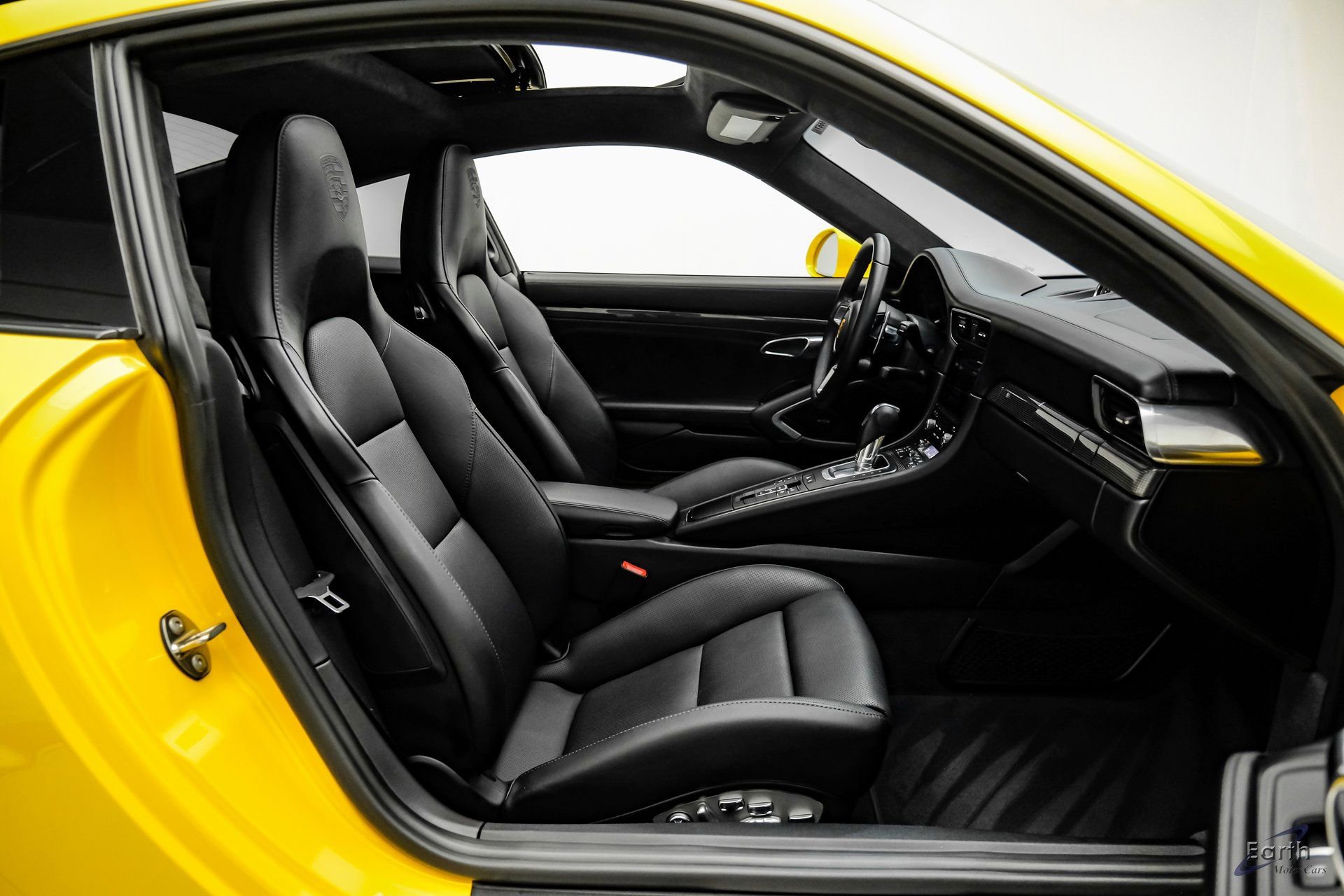 Used 2018 Porsche 911 Turbo S image 53