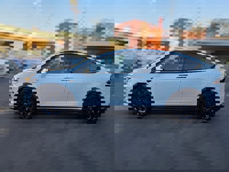 Used 2022 Tesla Model X image 8