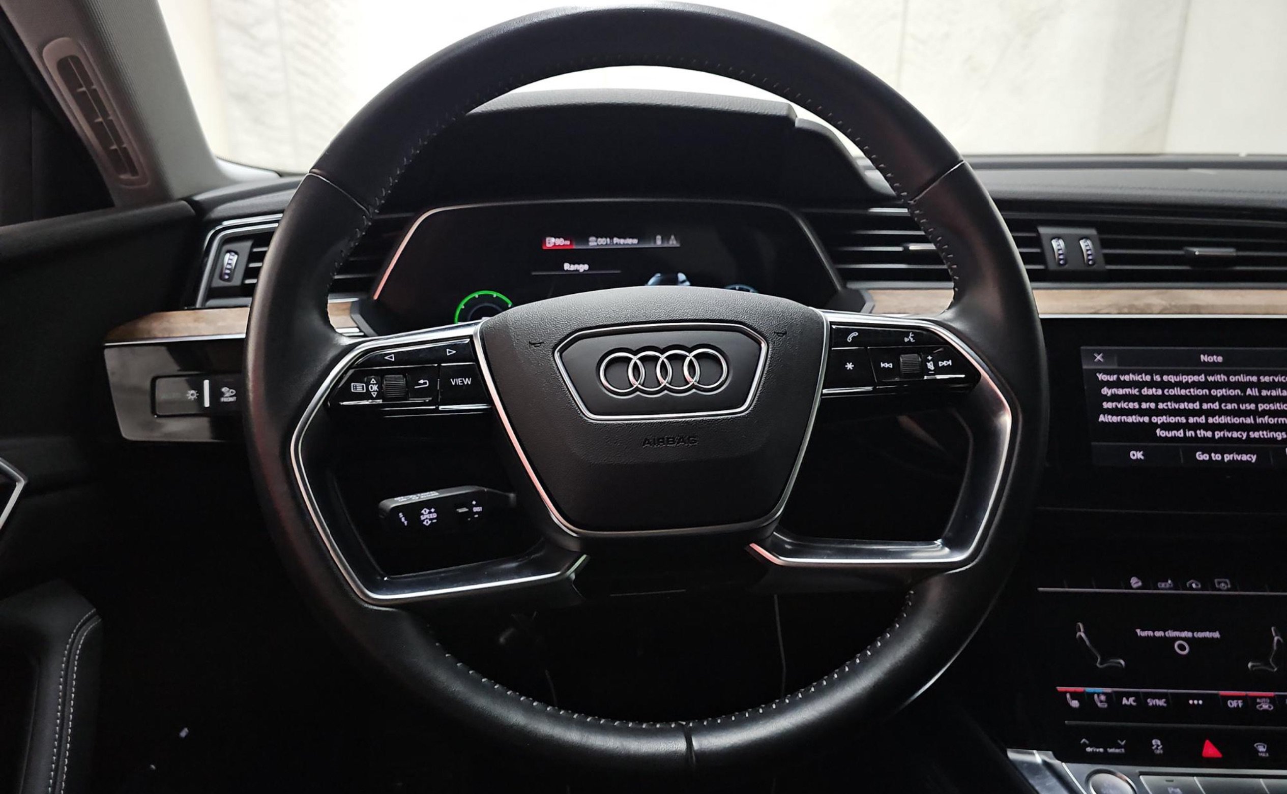 Used 2020 Audi e-tron Premium Plus AWD/4WD image 5