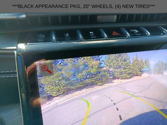 Used 2023 Jeep Grand Cherokee Limited w/ Black Appearance Package AWD/4WD image 12