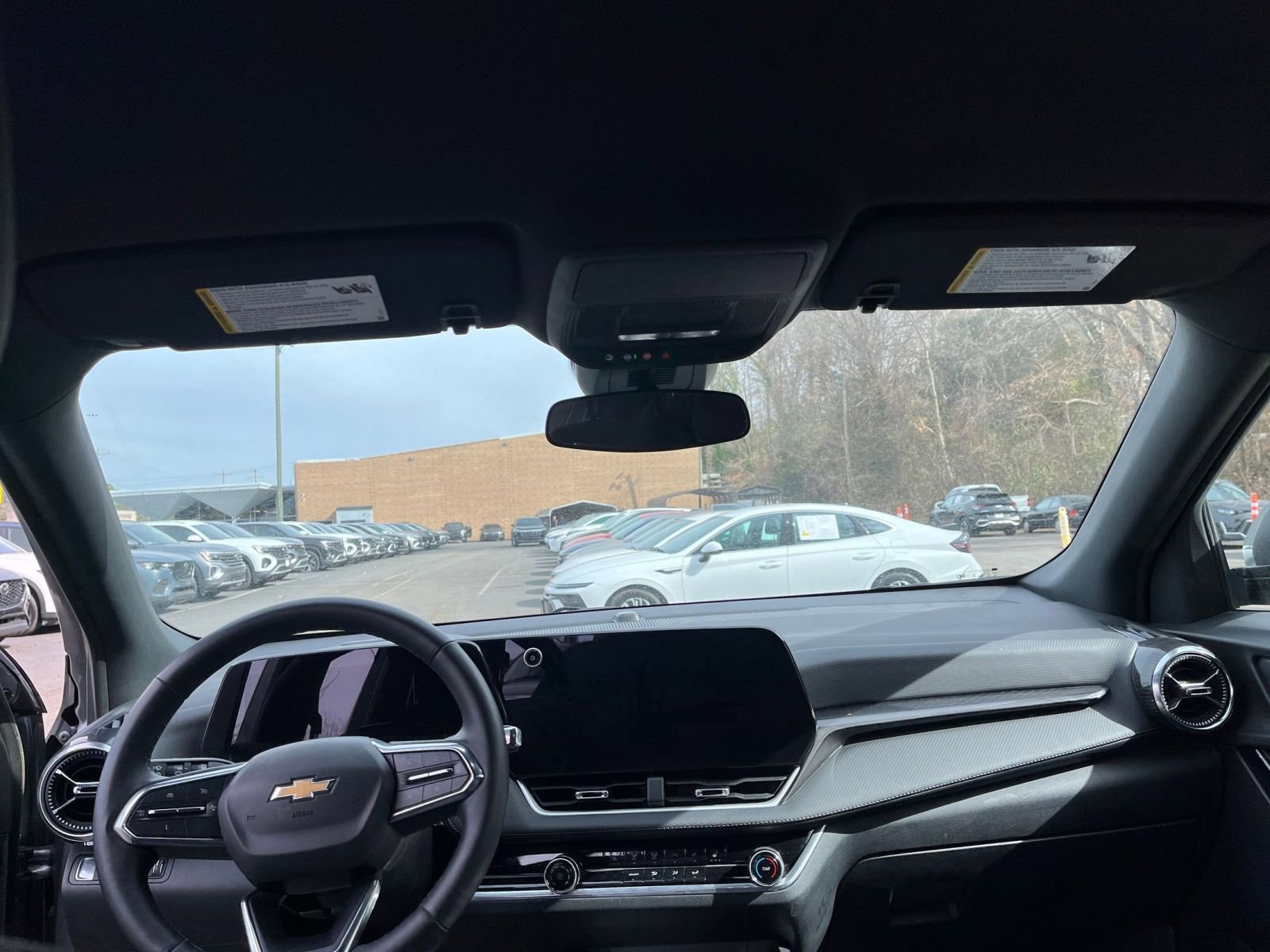 Used 2025 Chevrolet Equinox LT image 33