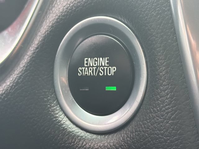 Used 2021 Chevrolet Traverse RS FWD image 23