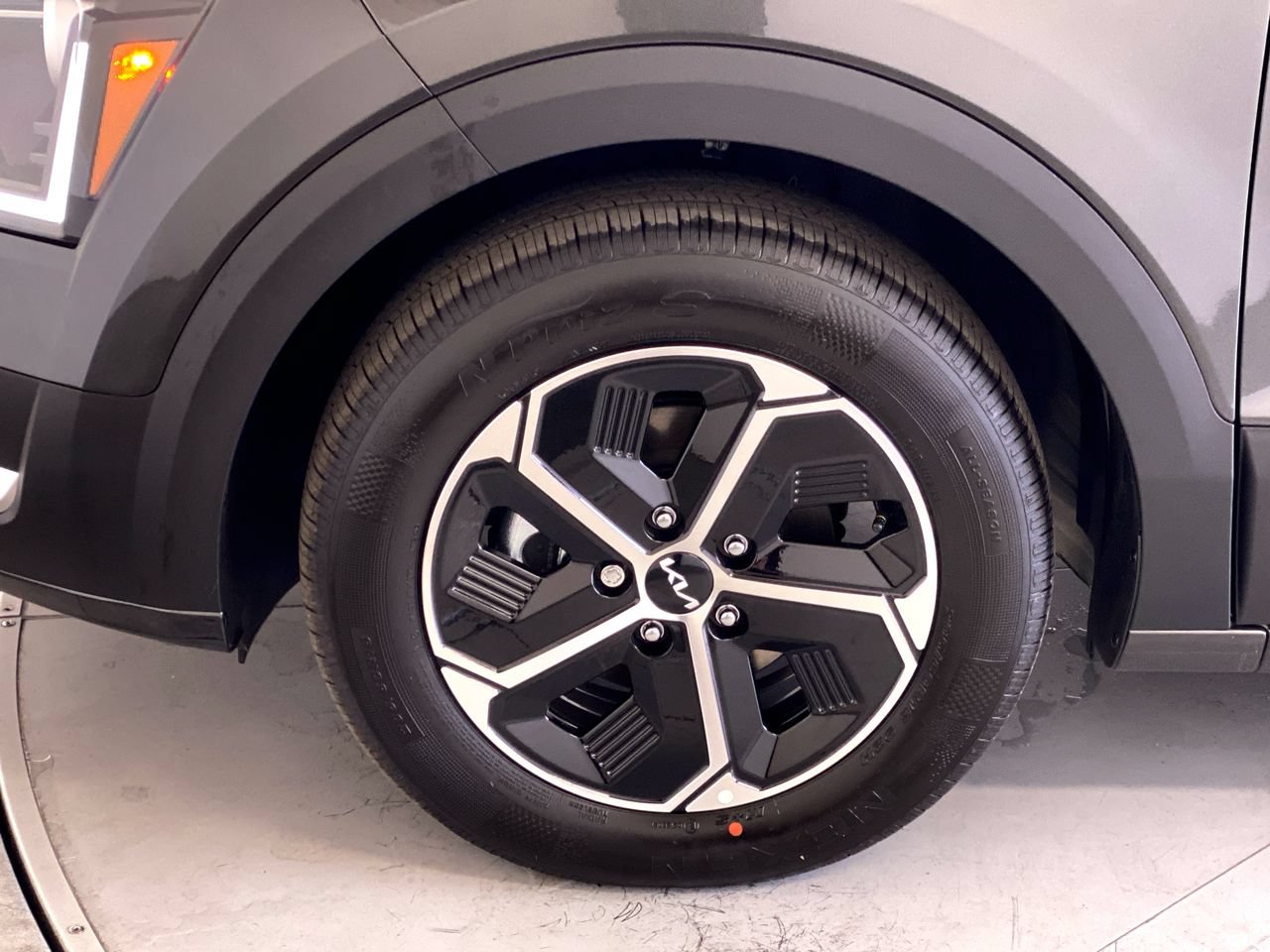 New 2026 Kia Niro EX w/ EX Premium Package FWD image 12