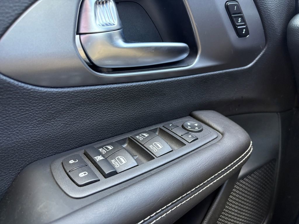 New 2026 Chrysler Pacifica Select image 6