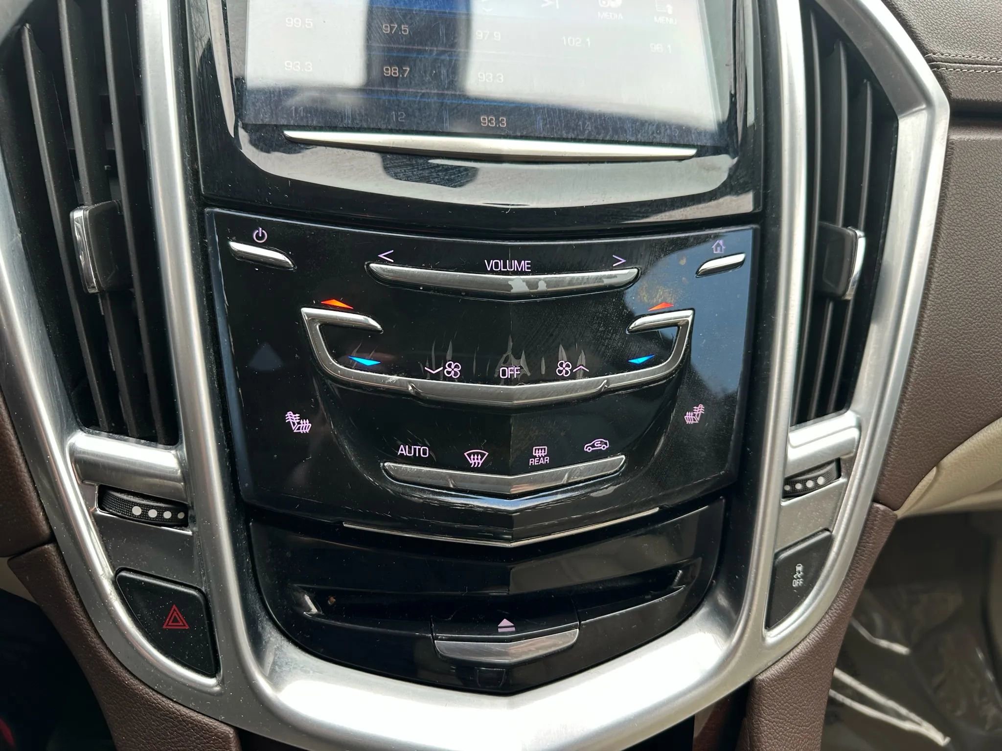 Used 2016 Cadillac SRX Luxury image 32