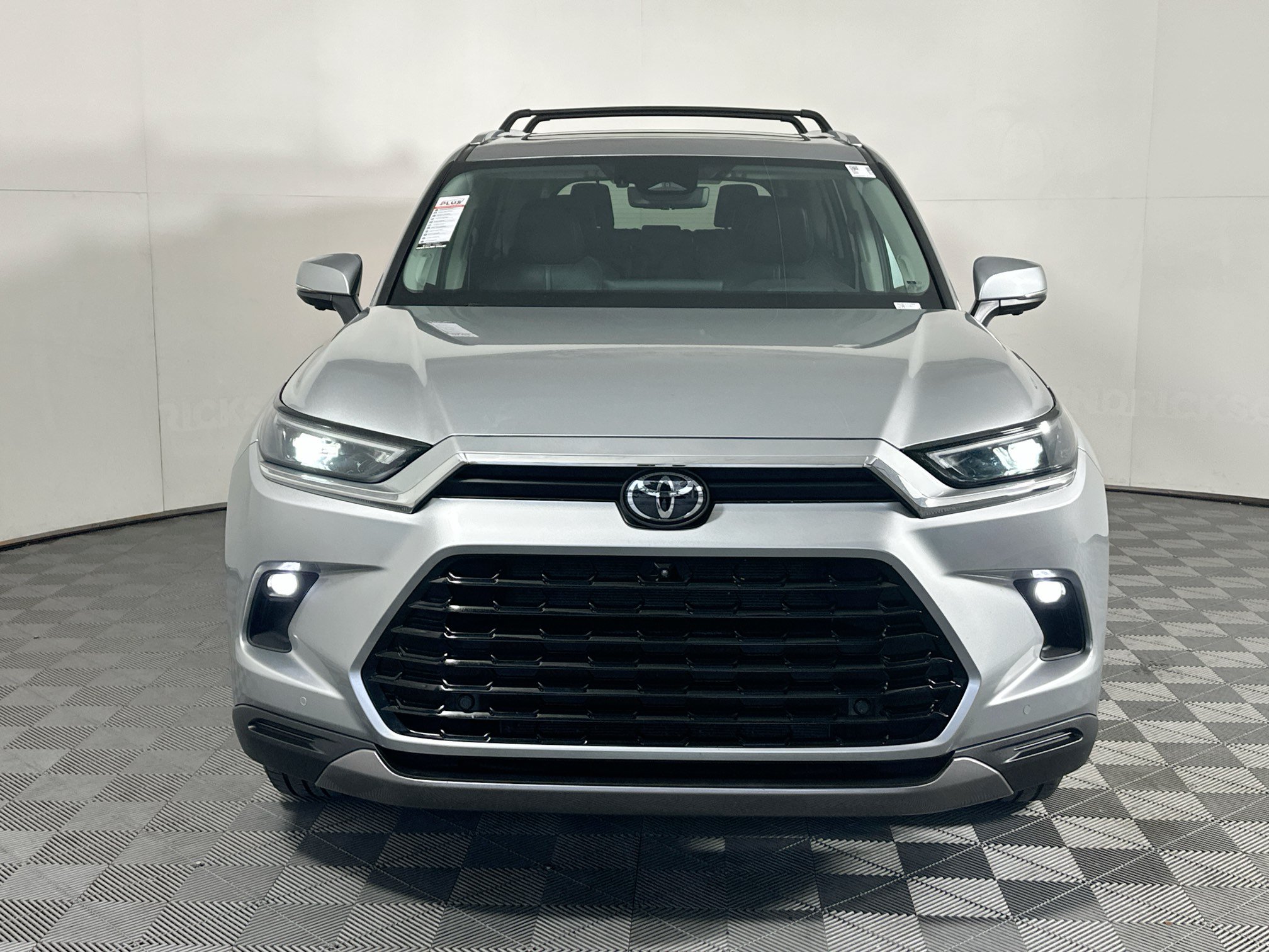 Used 2024 Toyota Grand Highlander AWD image 8