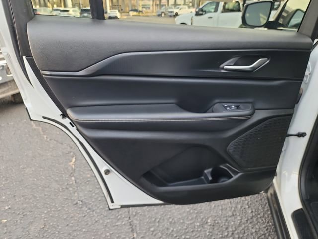 Used 2023 Jeep Grand Cherokee L Laredo image 27