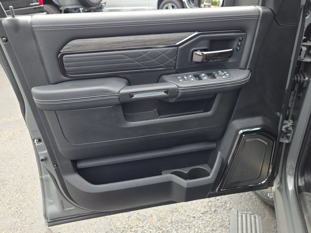 Certified 2026 RAM 3500 Limited AWD/4WD image 25