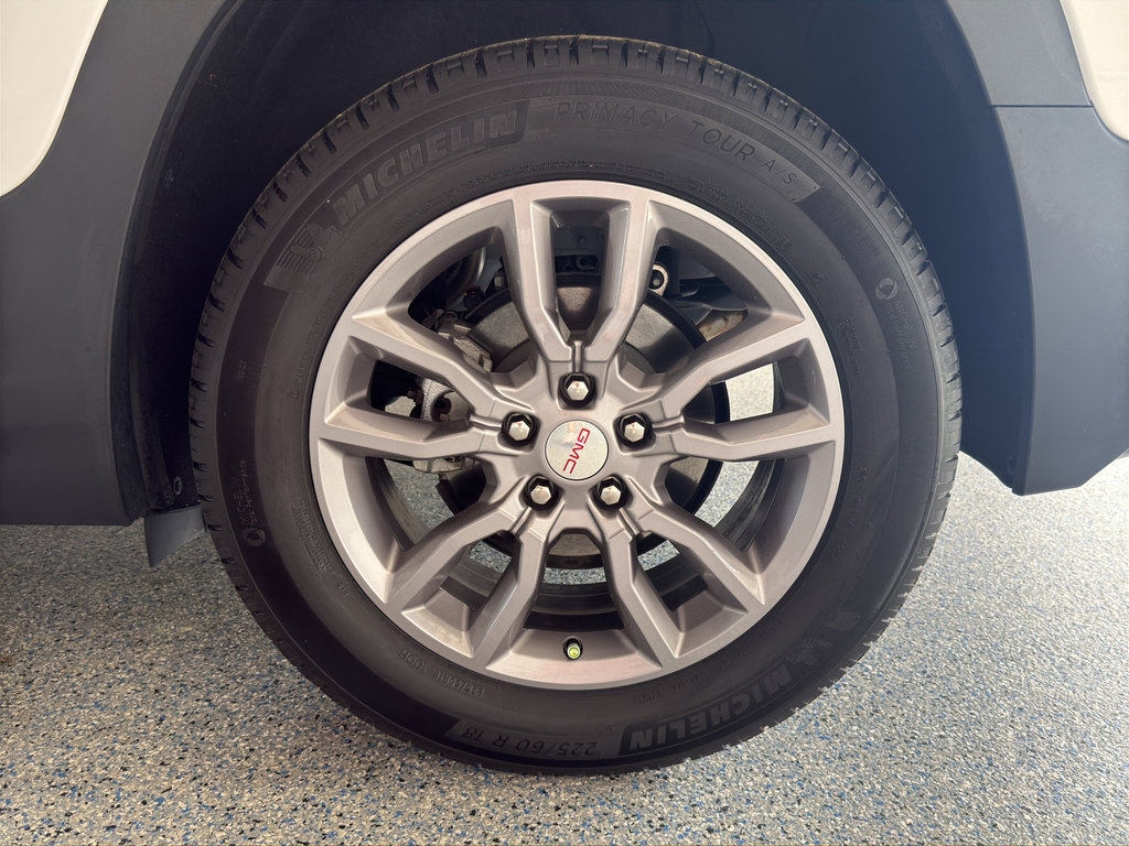 Used 2023 GMC Terrain SLT w/ LPO, Floor Liner Package image 34