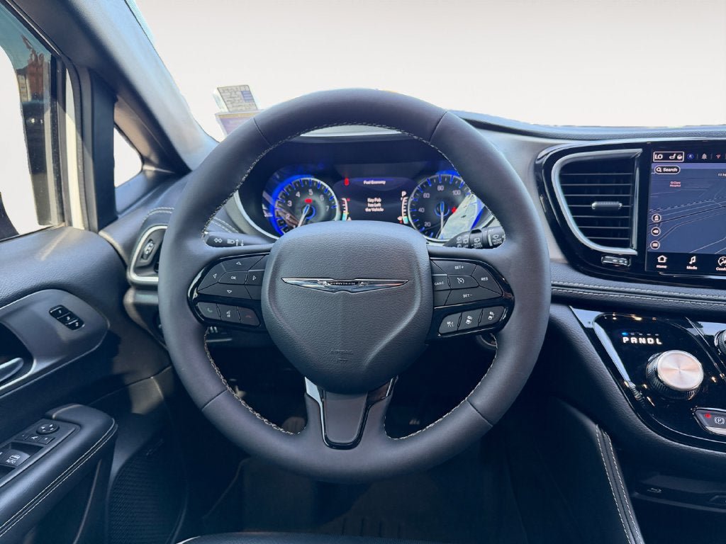 Used 2024 Chrysler Pacifica Limited w/ Uconnect Theater Family Group AWD/4WD image 13