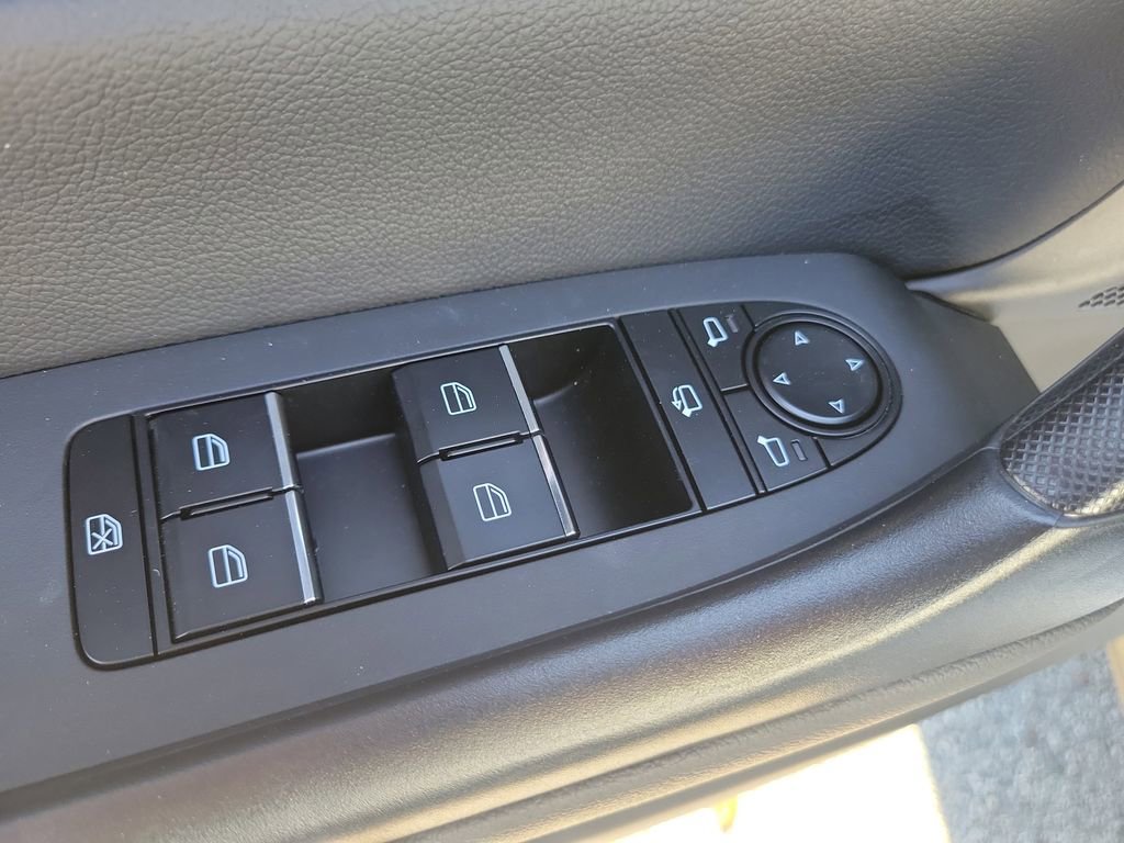 Certified 2025 MAZDA CX-50 AWD 2.5 S w/ Weather Package image 21