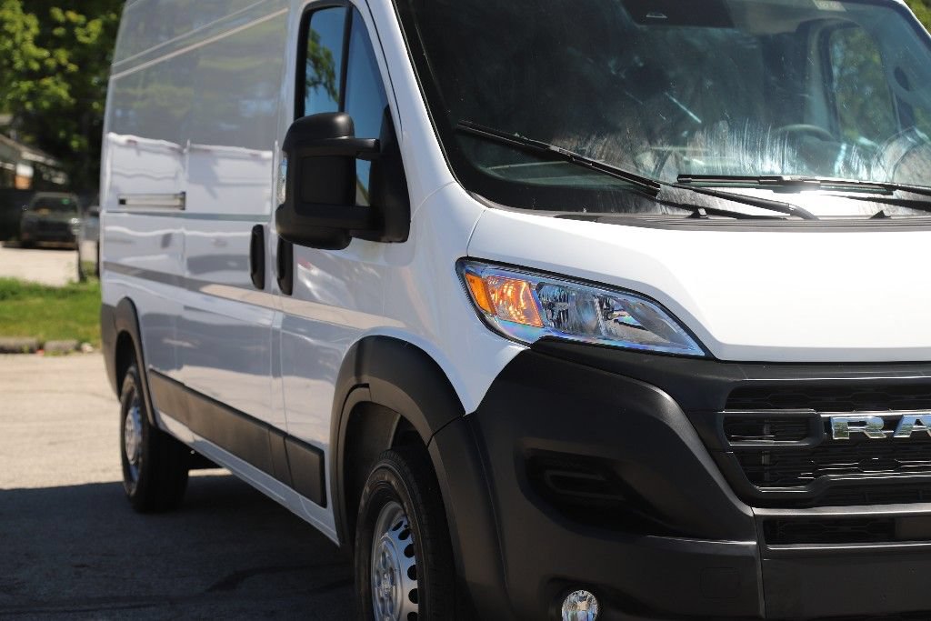 Used 2026 RAM ProMaster 2500 w/ Convenience Group FWD image 17