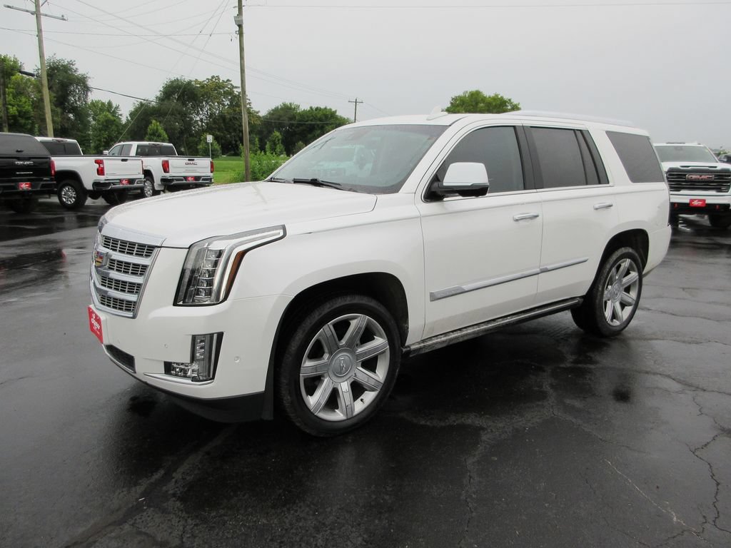Certified 2019 Cadillac Escalade Premium Luxury AWD/4WD image 11