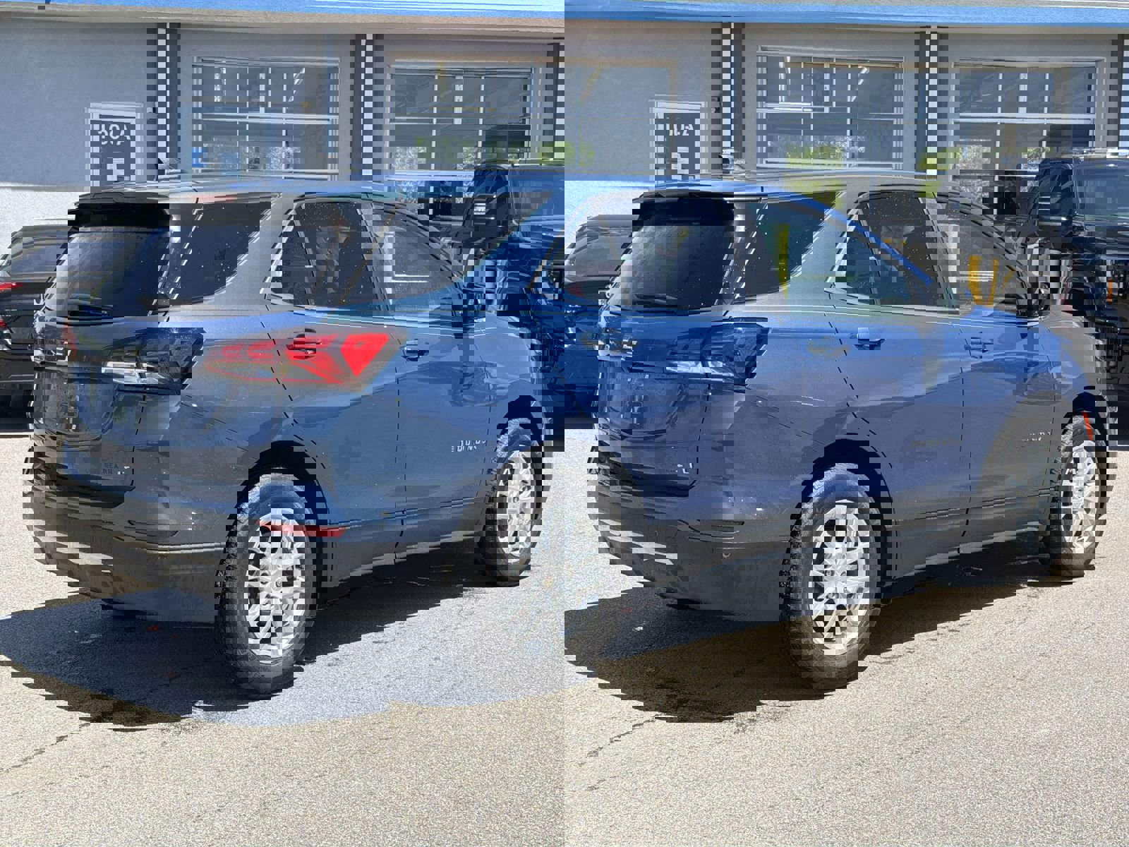 Used 2024 Chevrolet Equinox LT w/ LPO, Floor Liner Package image 10