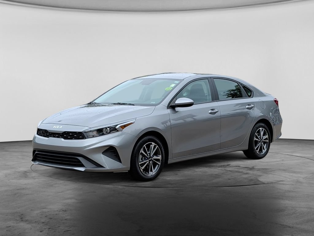 Used 2024 Kia Forte LXS FWD image 3