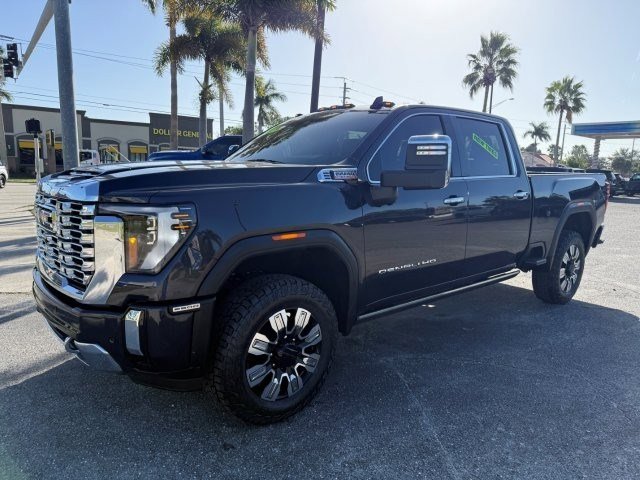 Used 2024 GMC Sierra 2500 Denali w/ Denali Reserve Package image 3