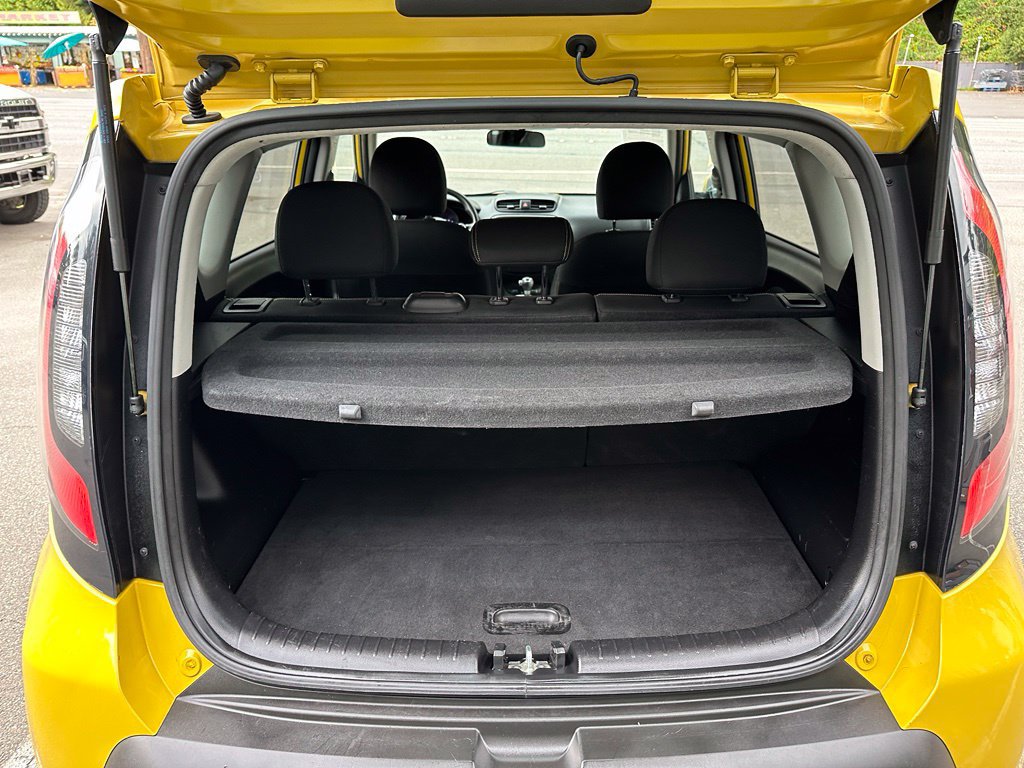 Used 2015 Kia Soul + FWD image 13
