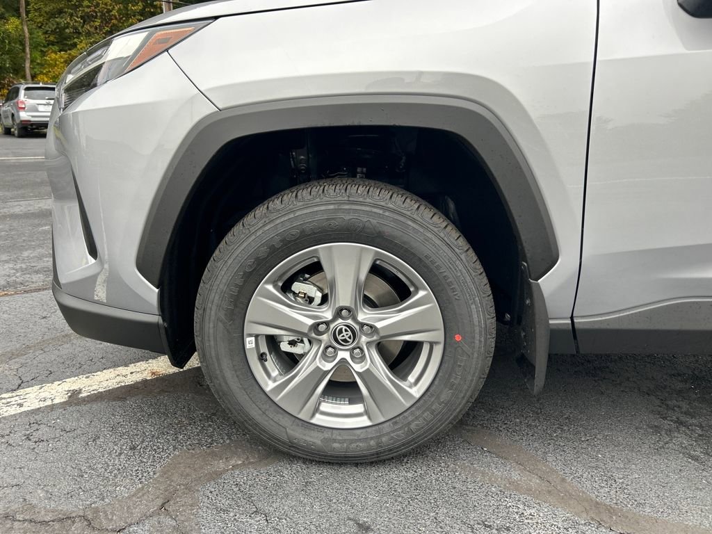 New 2025 Toyota RAV4 XLE image 28