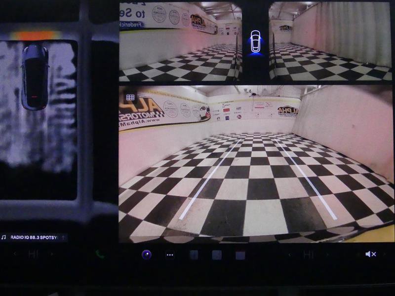 Used 2024 Tesla Model Y 2WD image 12