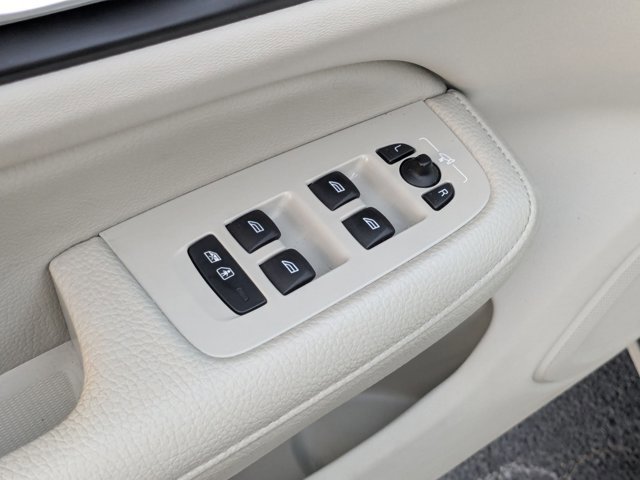 Used 2022 Volvo S60 B5 Inscription w/ Advanced Package image 12