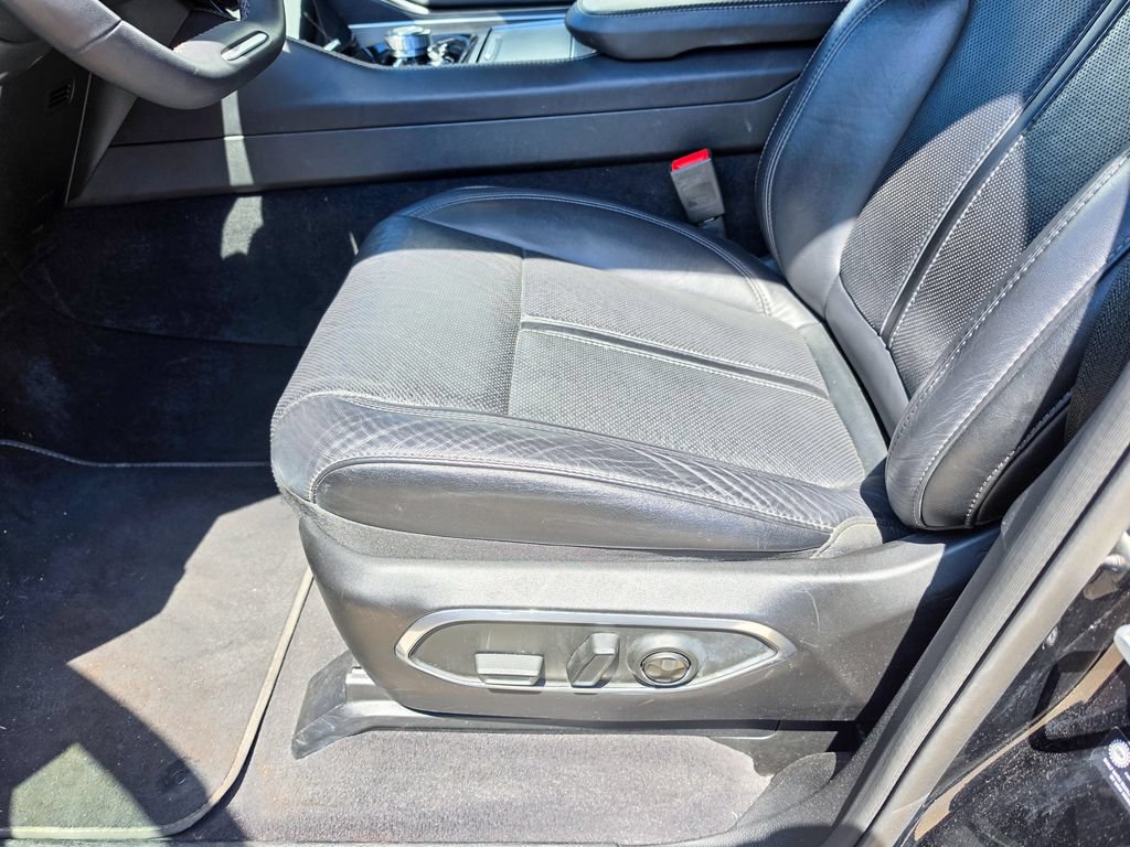 Used 2024 Jeep Wagoneer Series II w/ Flexible Seating Group AWD/4WD image 16