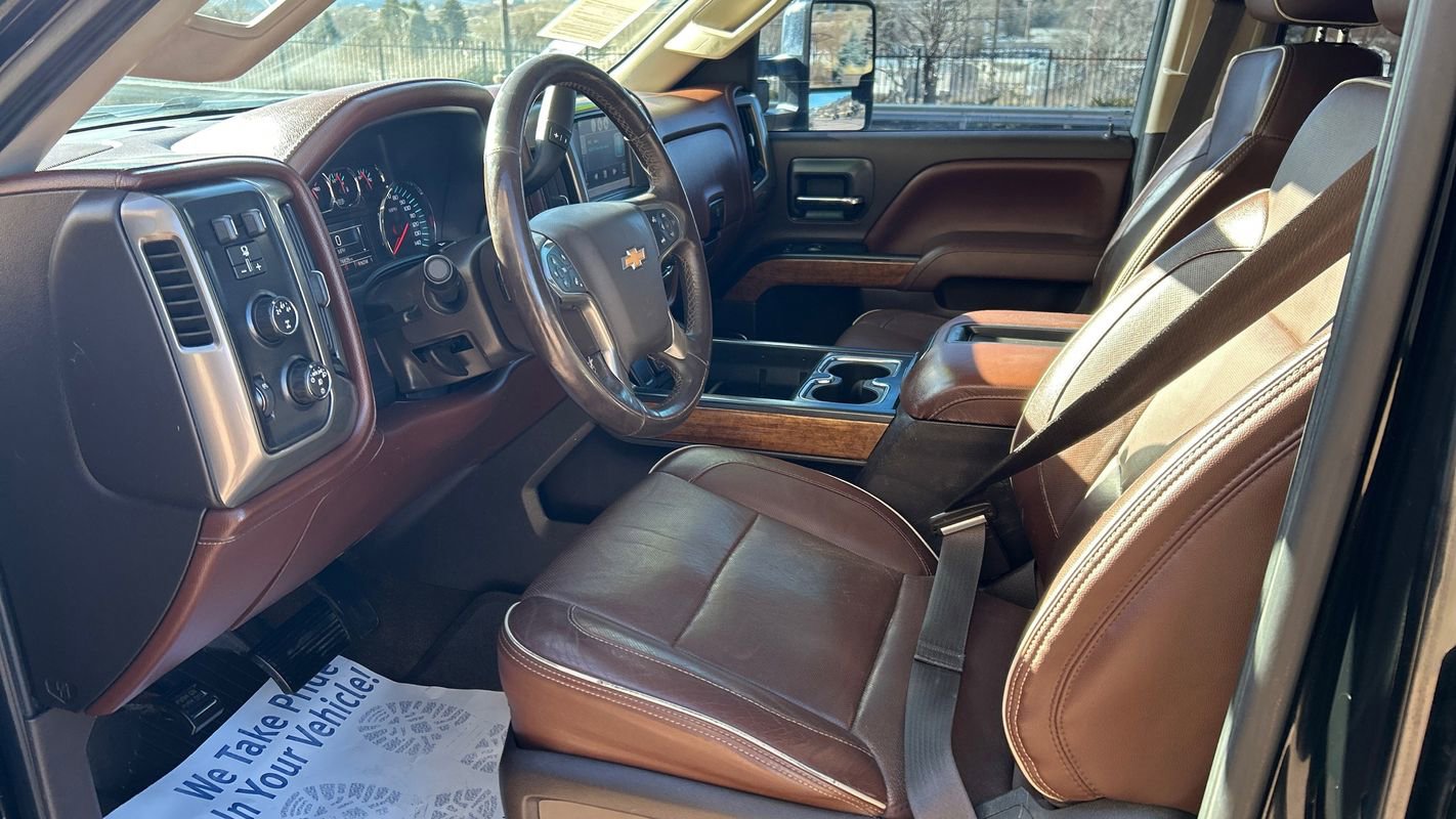 Used 2015 Chevrolet Silverado 2500 High Country w/ Duramax Plus Package image 9
