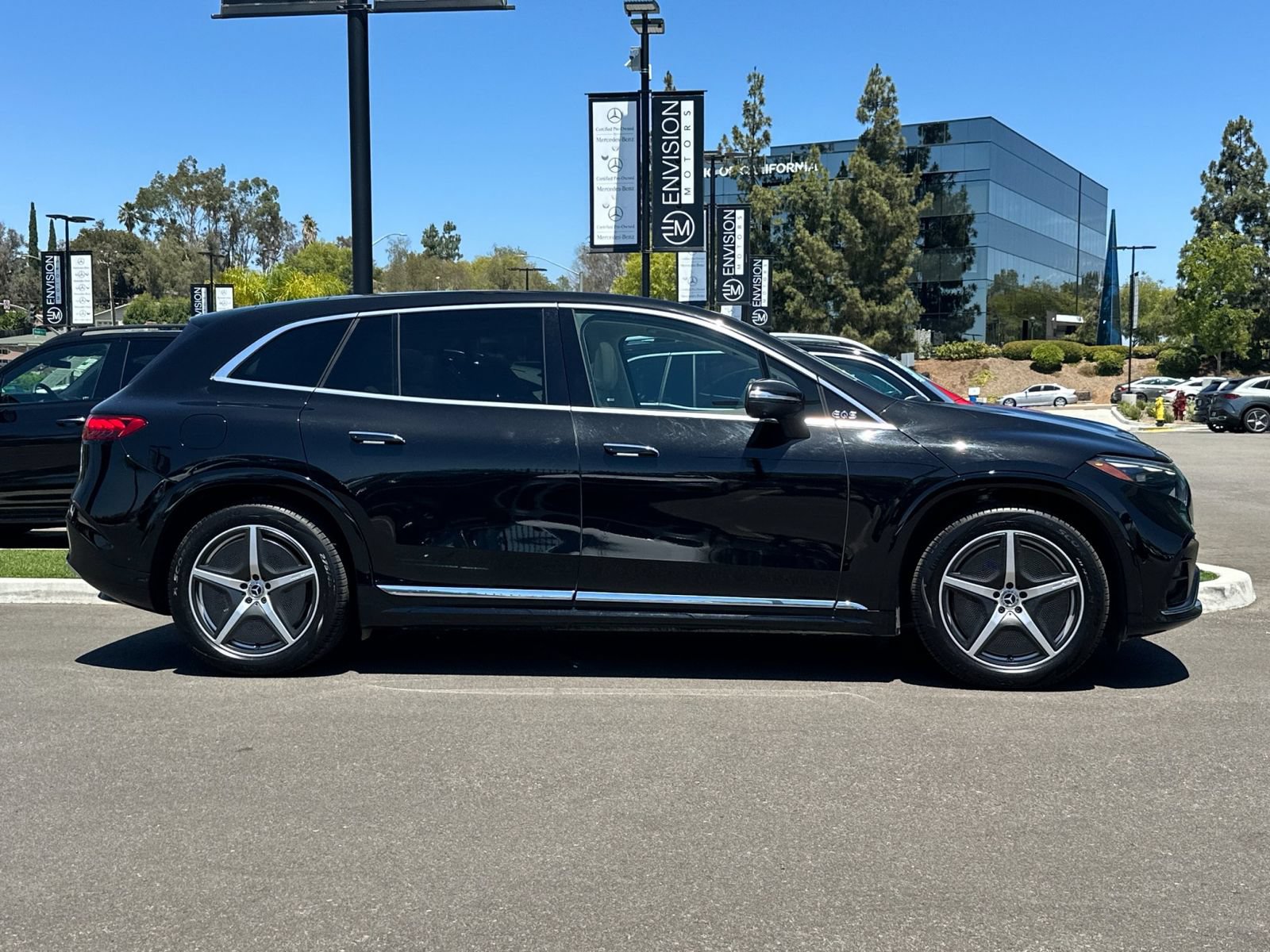Certified 2023 Mercedes-Benz EQS 580 4MATIC SUV image 2