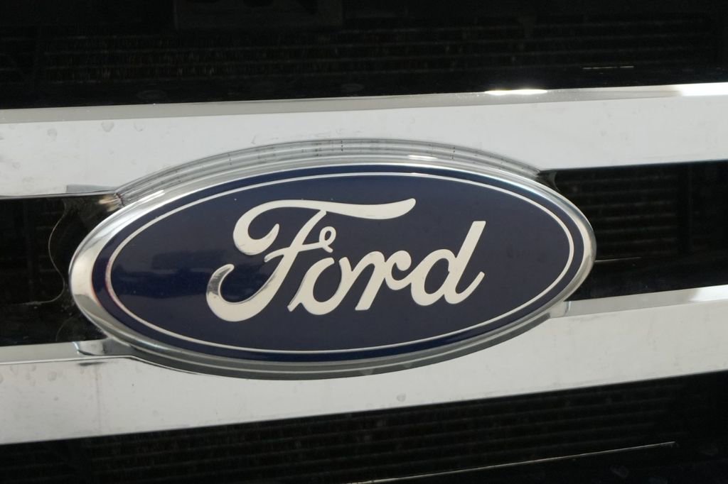 Used 2012 Ford Expedition EL XLT image 18