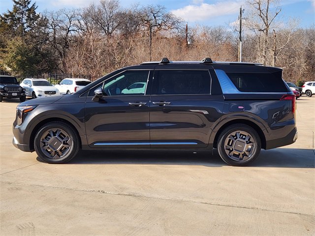 Certified 2025 Kia Carnival SX image 4