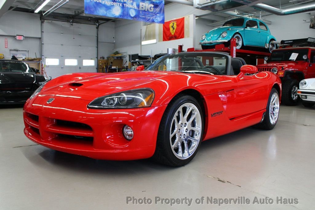 Used 2003 Dodge Viper SRT-10 image 2