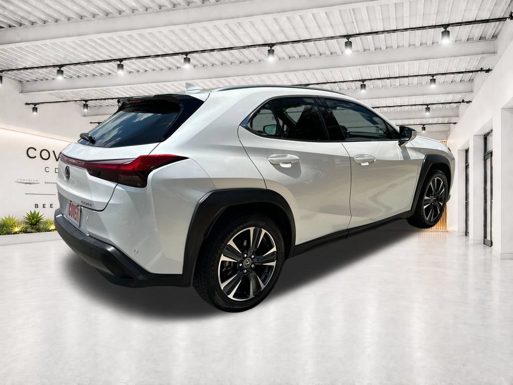 Used 2021 Lexus UX 200 w/ Accessory Package (Z2) FWD image 11