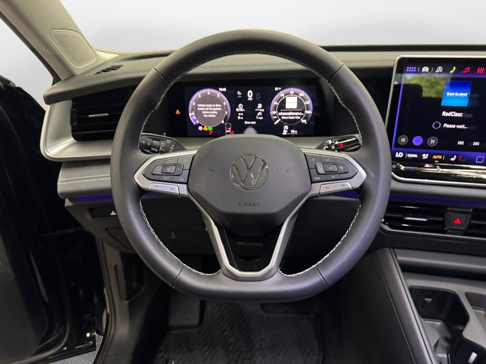 New 2026 Volkswagen Tiguan SE FWD image 10