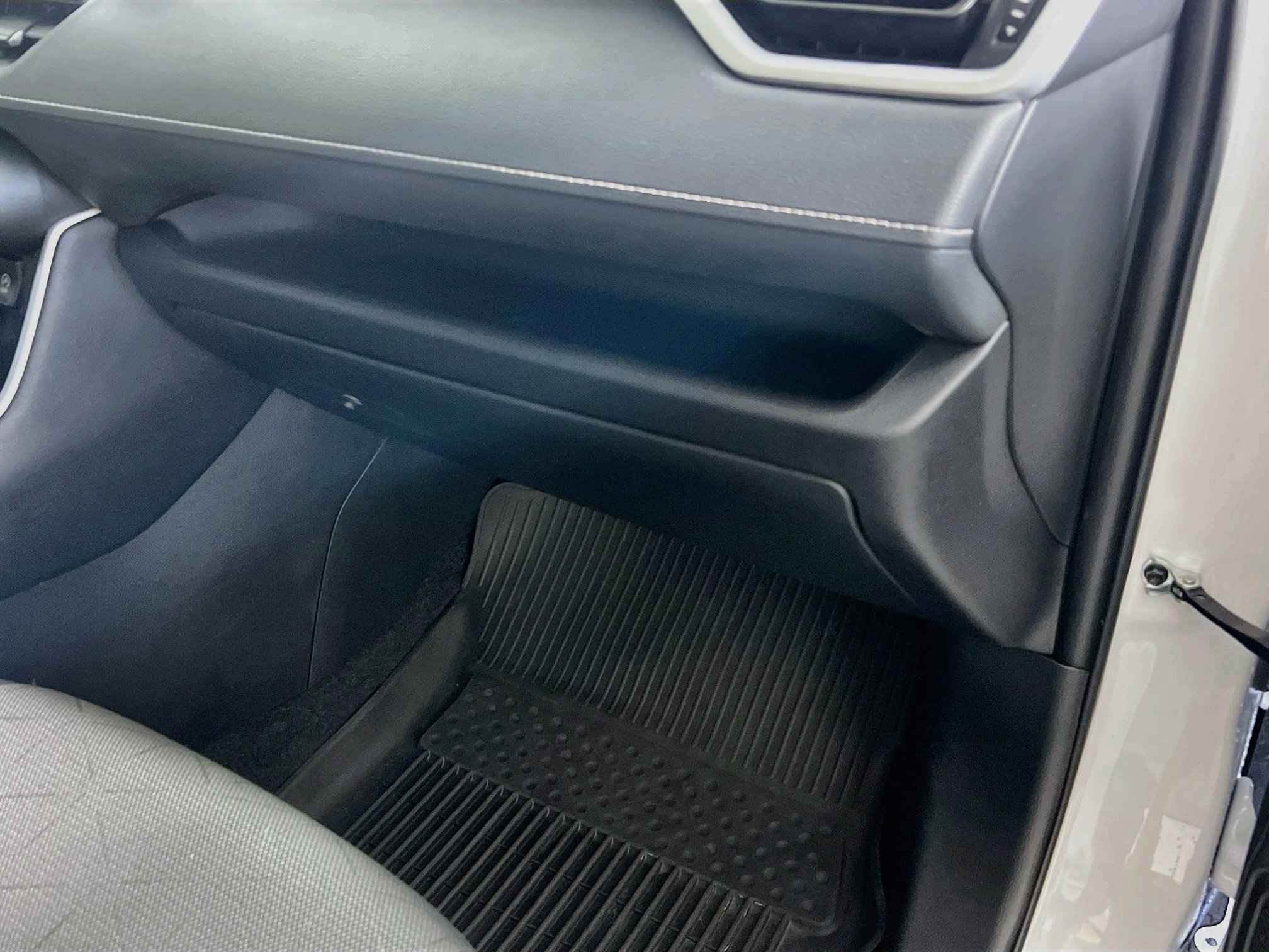Used 2024 Toyota RAV4 XLE FWD image 34