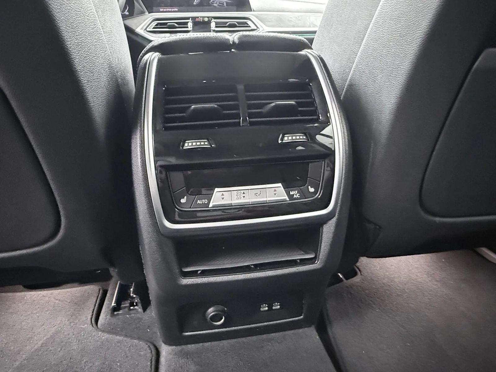 Used 2020 BMW X7 xDrive40i w/ Cold Weather Package AWD/4WD image 30