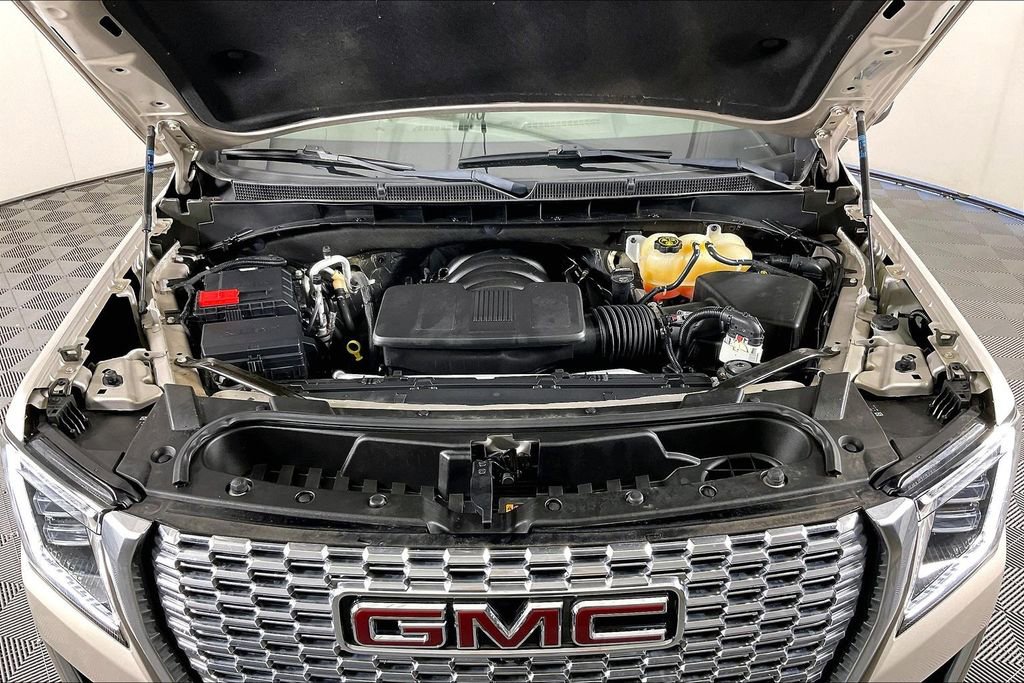 Used 2022 GMC Yukon Denali w/ Denali Premium Package image 13