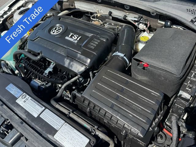 Used 2017 Volkswagen Golf R 4-Door image 17