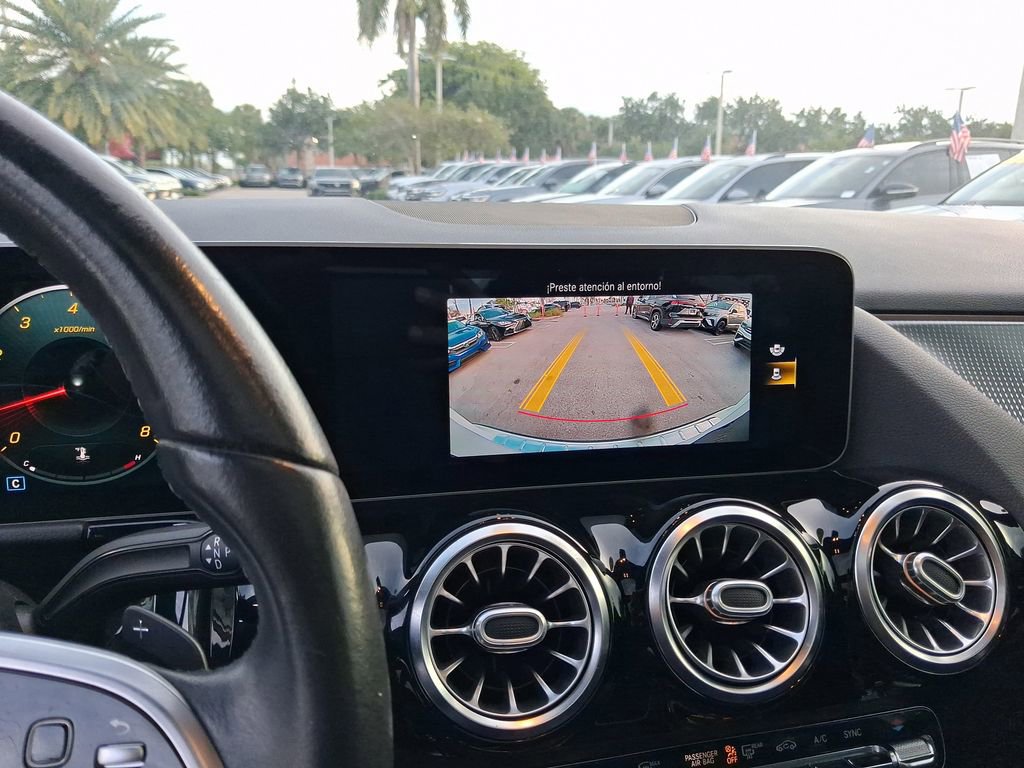 Used 2021 Mercedes-Benz GLA 250 4MATIC image 25