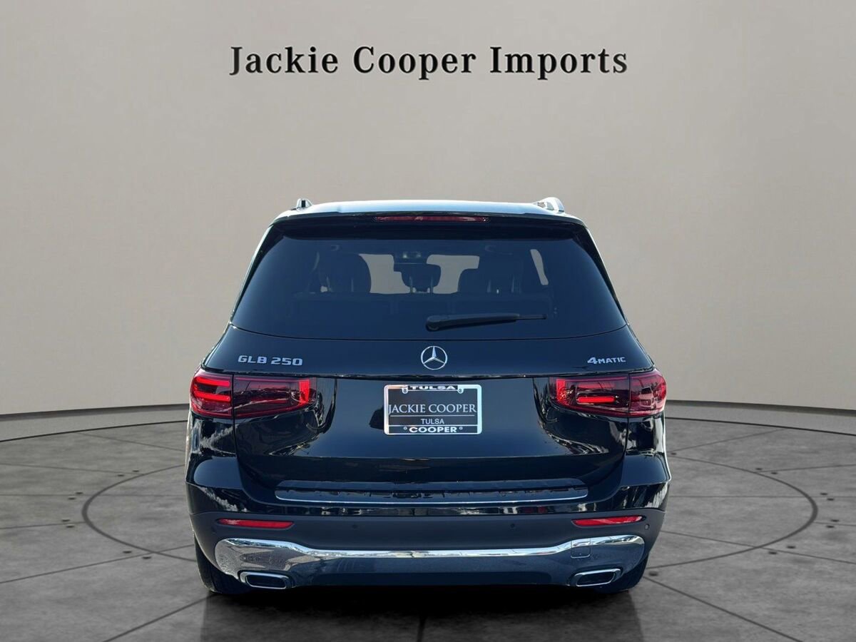 New 2026 Mercedes-Benz GLB 250 4MATIC image 4