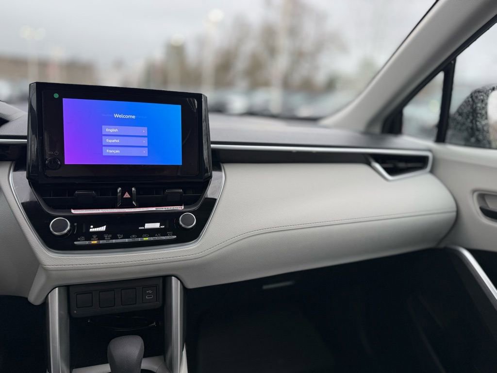 Used 2023 Toyota Corolla Cross L image 22
