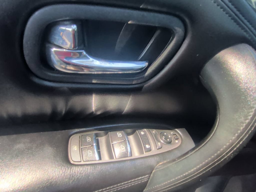 Used 2021 Nissan Armada SV AWD/4WD image 12