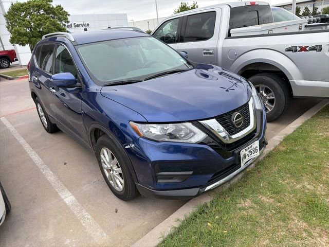 Used 2018 Nissan Rogue SV image 2